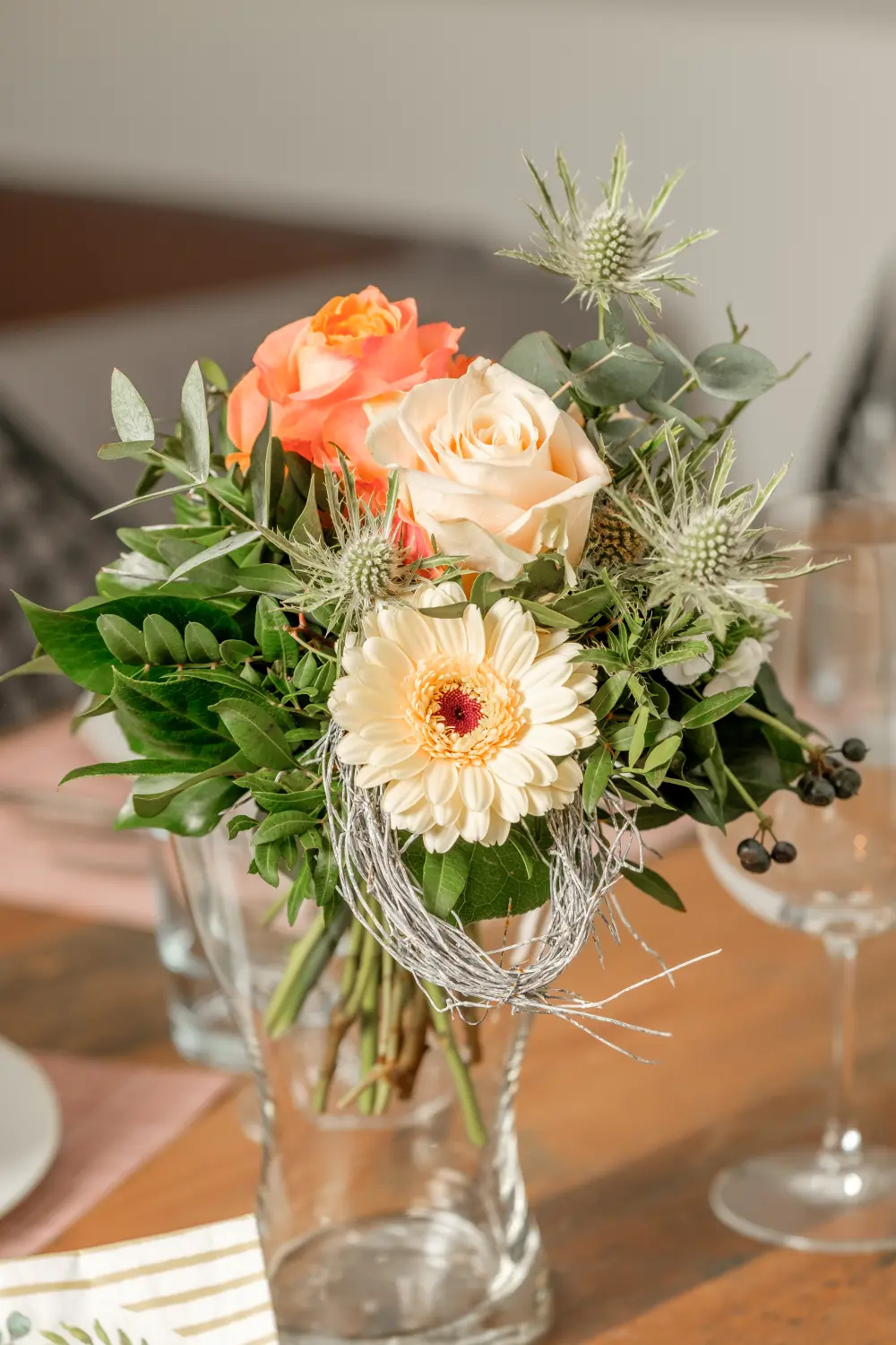 HAMA Design Homes - Ferienwohnung - Blumen auf dem Tisch
