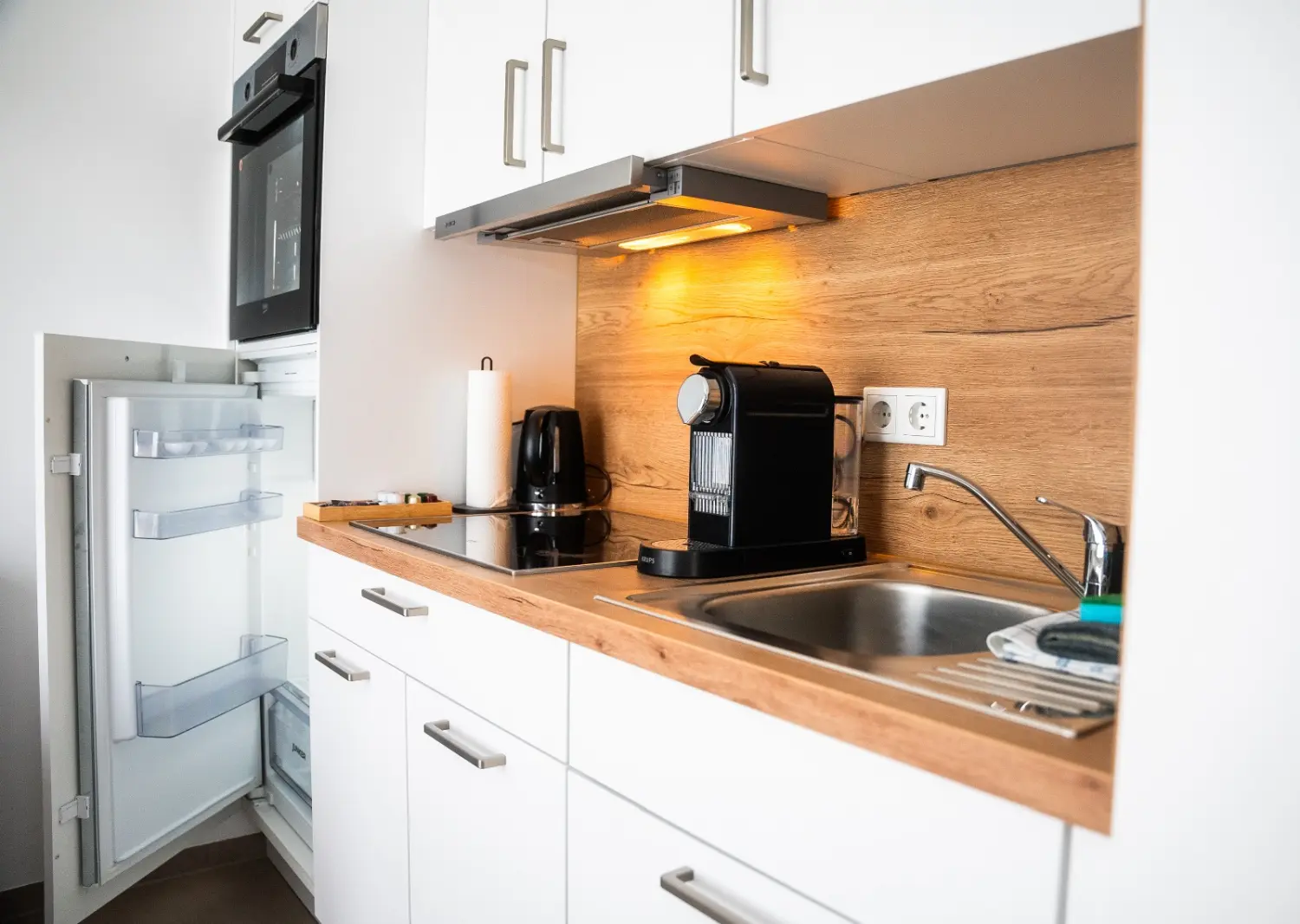HAMA Design Homes – Ferienwohnung – PaderLounge – PaderFlair – HAMA Design Homes – Kaffeemaschine in der Küche