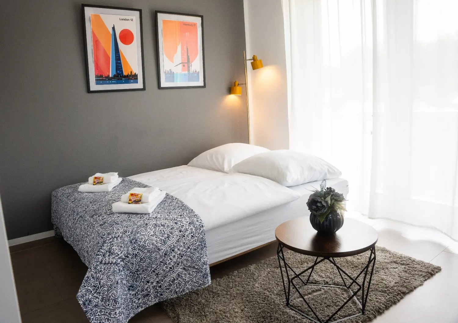 HAMA Design Homes - Ferienwohnung - PaderLounge - PaderCity - BnB OPEN Apartments - Schlafzimmer