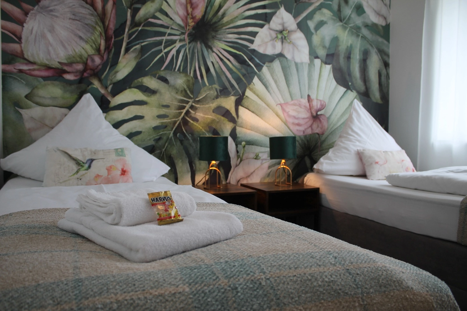 HAMA Design Homes - Ferienwohnung - PaderLounge - BnB OPEN Apartments - Schlafzimmer