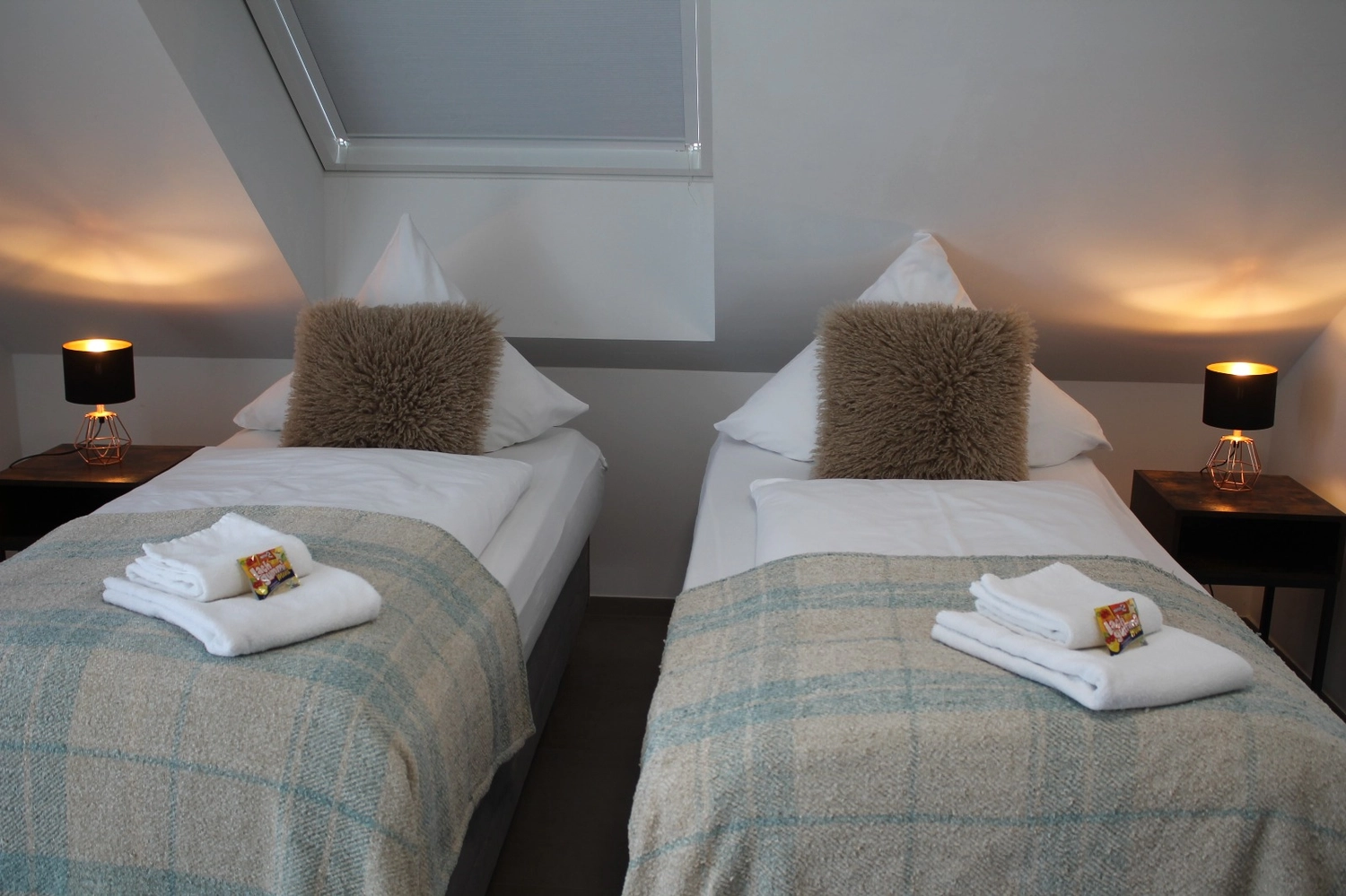 HAMA Design Homes - Ferienwohnung - PaderLounge - PaderStars - BnB OPEN Apartments - Schlafzimmer