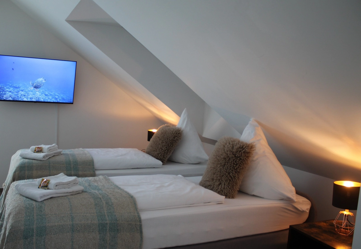 HAMA Design Homes - Ferienwohnung - PaderLounge - PaderStars - BnB OPEN Apartments - Schlafzimmer