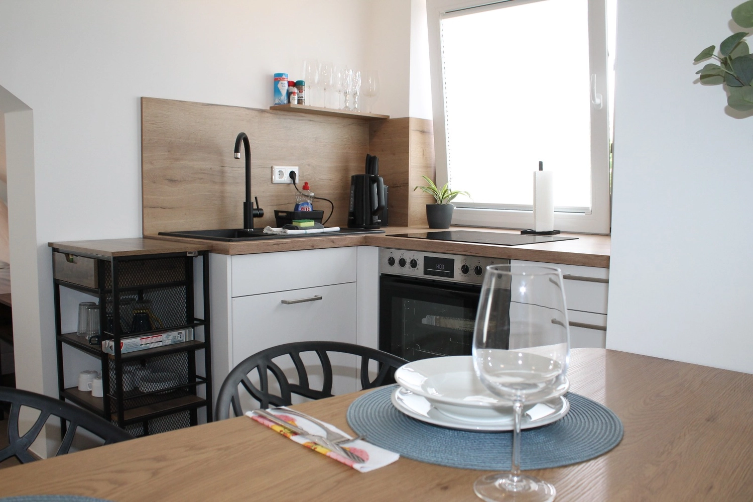HAMA Design Homes - Ferienwohnung - PaderLounge - PaderStars - BnB OPEN Apartments - Küche